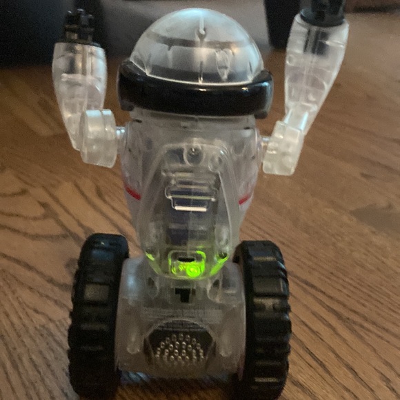 Tiny Robot Mip Toy Works With MiP App Comes With Charger - Picture 5 of 5